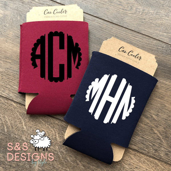 Personalized Scalloped Circle Monogram Can Cooler